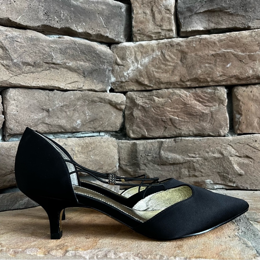 Adrianna‎ Papell Lacy Black Satin Pumps / SZ 7